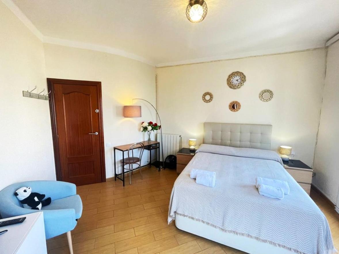 Rooms Nueva Valencia Barcelona Eksteriør bilde