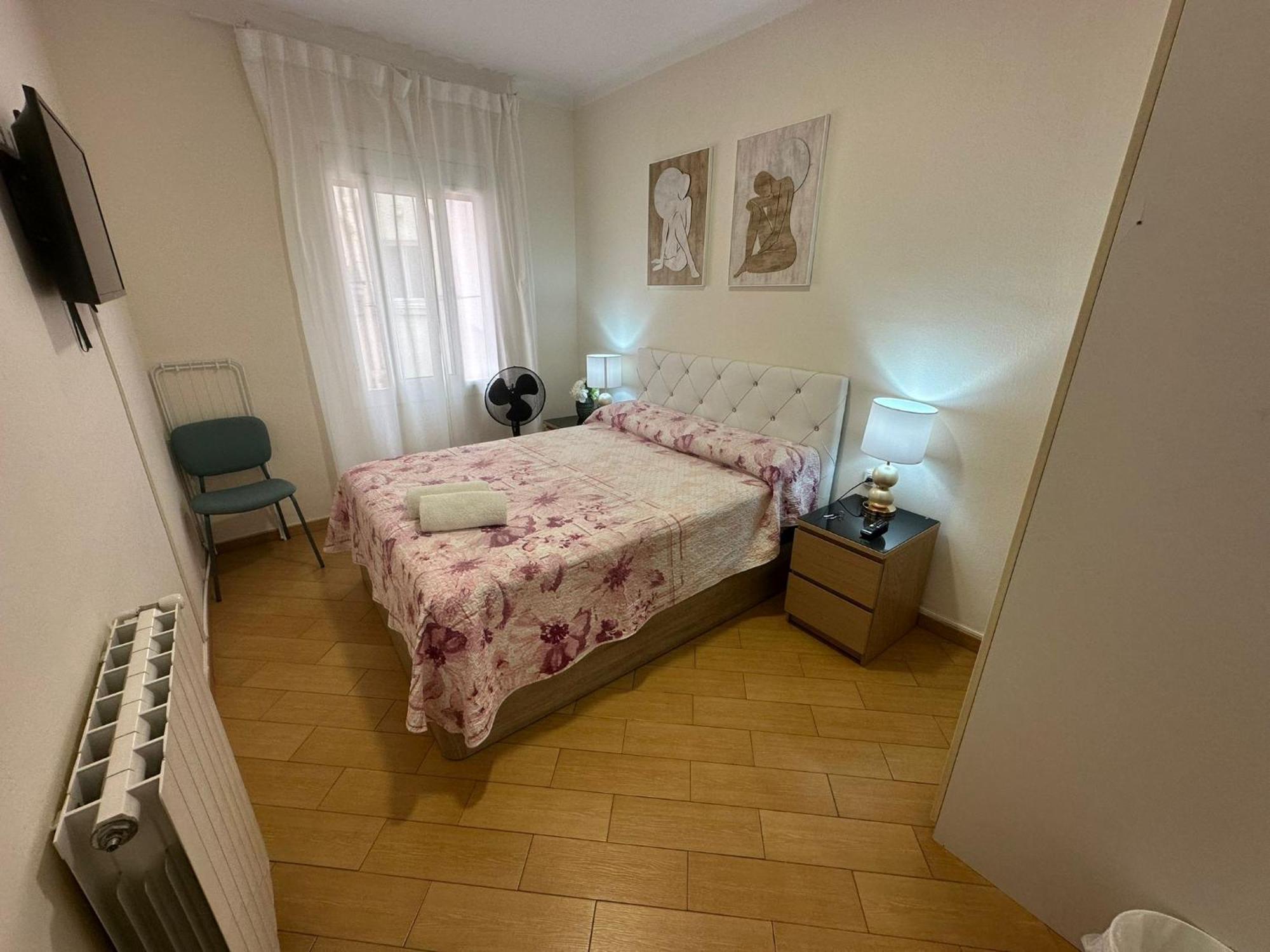 Rooms Nueva Valencia Barcelona Eksteriør bilde